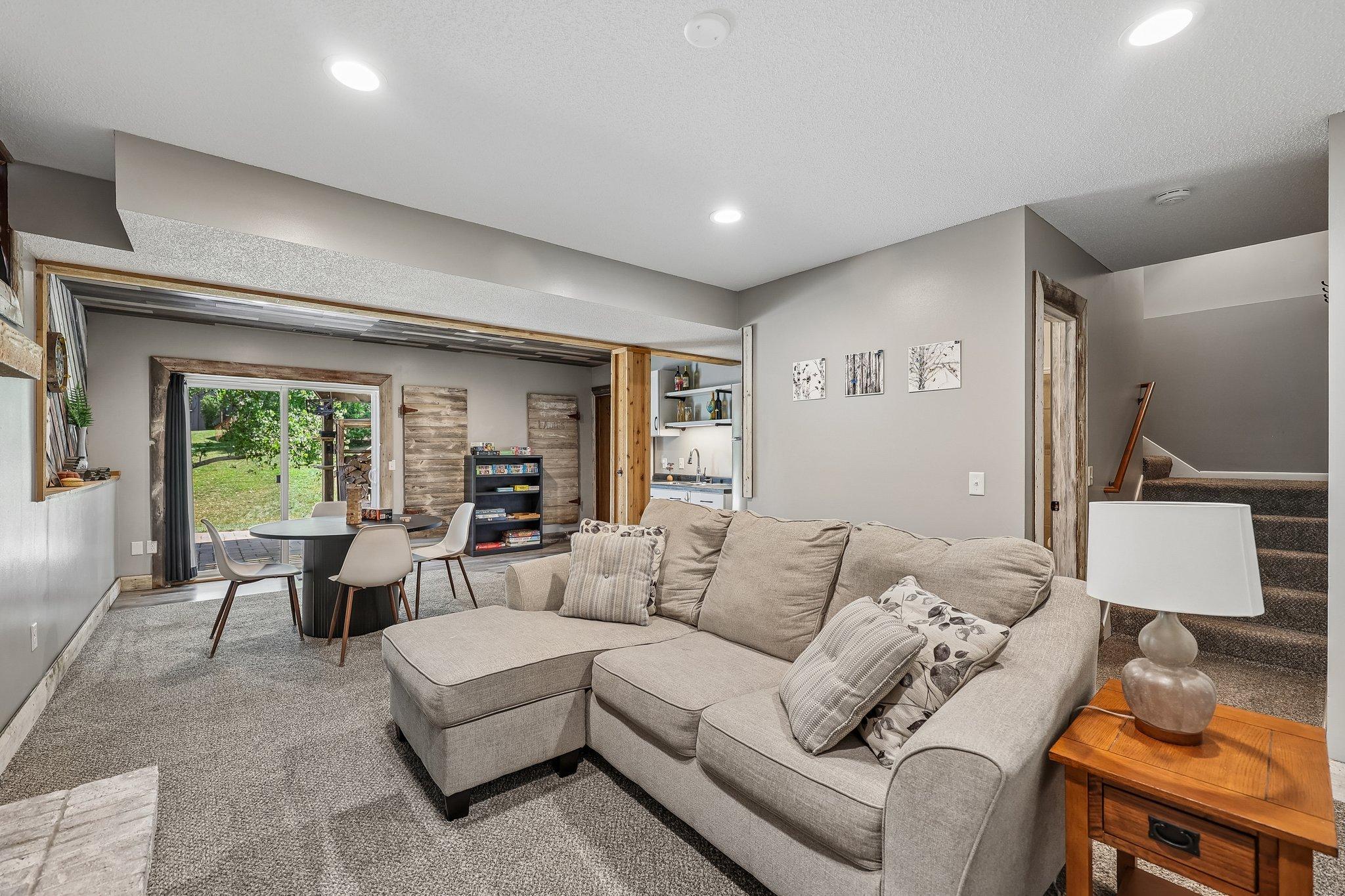 Great space to entertain, movie and game nights.