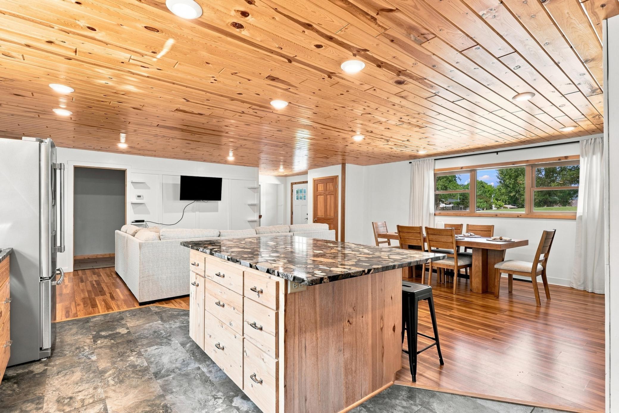 Kitchen/Dining