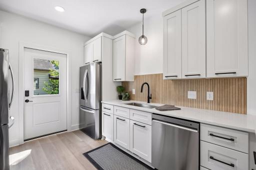 Minneapolis, MN 55414