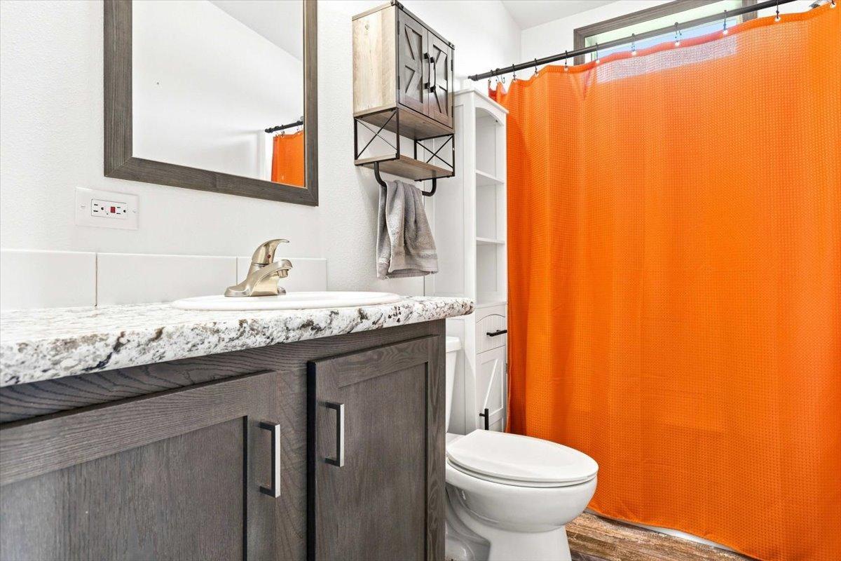 Main bathroom