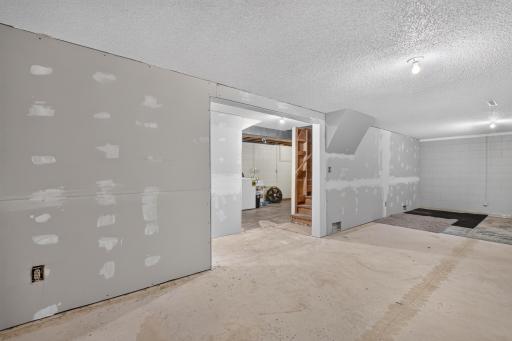 618 N 1st ST_Waterville_121.jpg