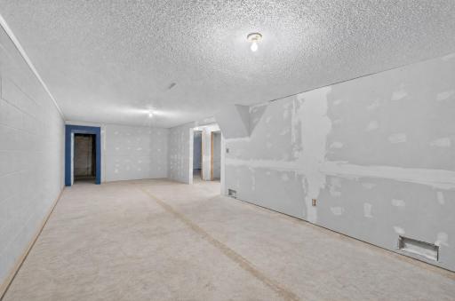 618 N 1st ST_Waterville_120.jpg