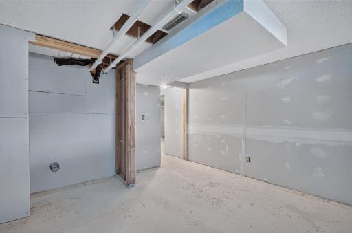 618 N 1st ST_Waterville_130.jpg