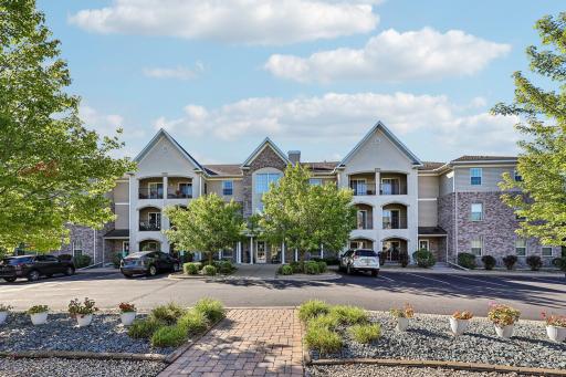 15550 Linnet Street NW, 1-210, Andover, MN 55304