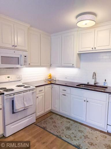 Great cupboard spaces!