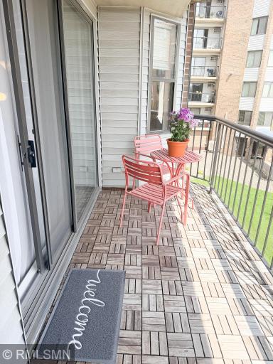 Tiled balcony to relax and enjoy the fresh air!