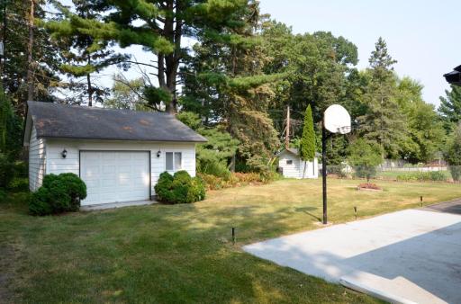 2225 Pleasantview Dr 003.jpg