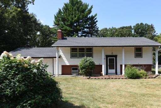 2226 Pleasantview Dr 04.jpg