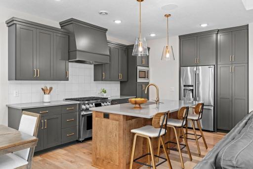 23-web-or-mls-7841 146th Terrace-209.jpg
