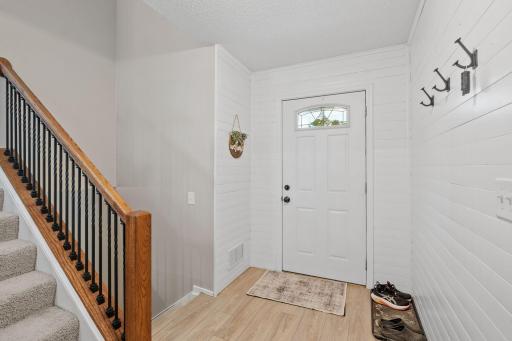 16515 Frazer Way W, Rosemount, MN 55068