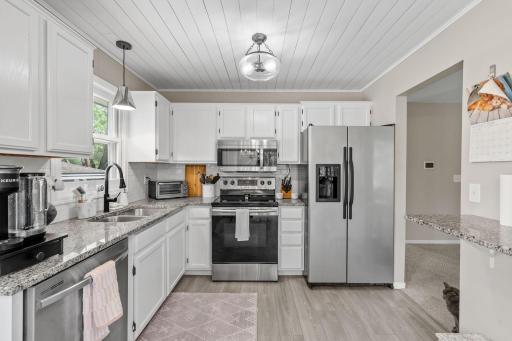 16515 Frazer Way W, Rosemount, MN 55068