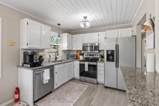 16515 Frazer Way W, Rosemount, MN 55068
