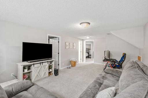 16515 Frazer Way W, Rosemount, MN 55068