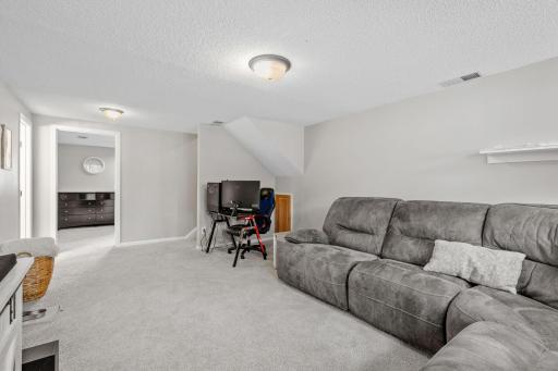 16515 Frazer Way W, Rosemount, MN 55068