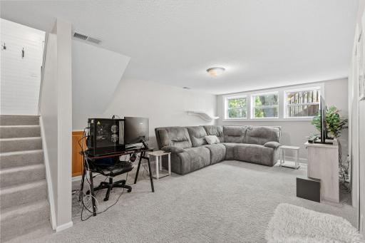 16515 Frazer Way W, Rosemount, MN 55068