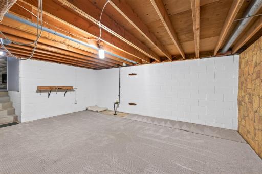 38_8305_69th38_mls.jpg