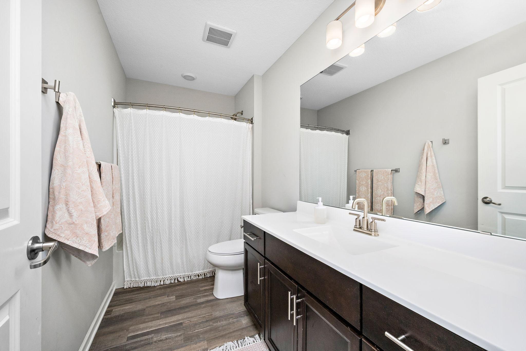 Upper Level Full Bath