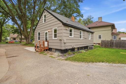 615 16th Street SW, Willmar, MN 56201