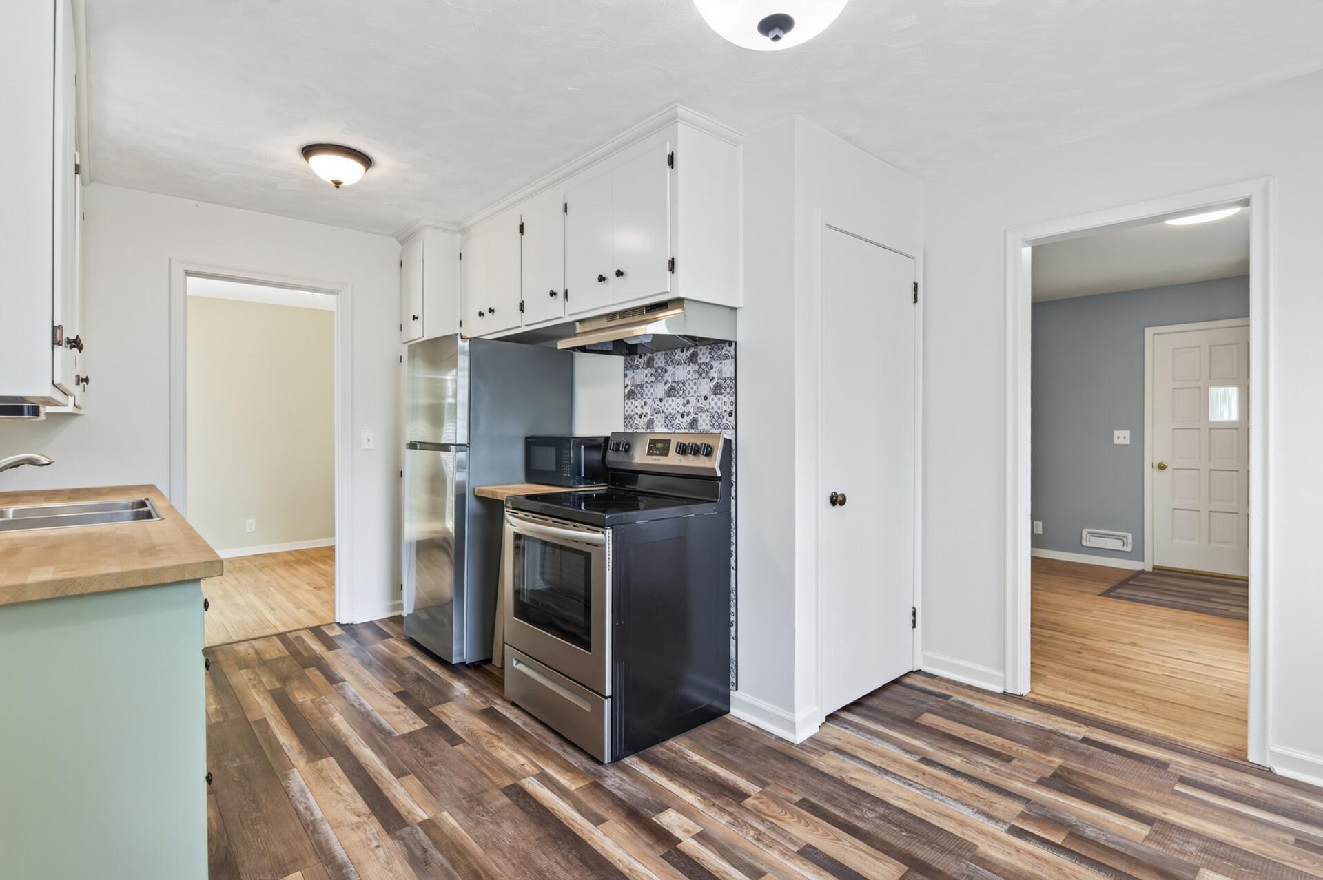 Great layout for everyday living and entertaining.