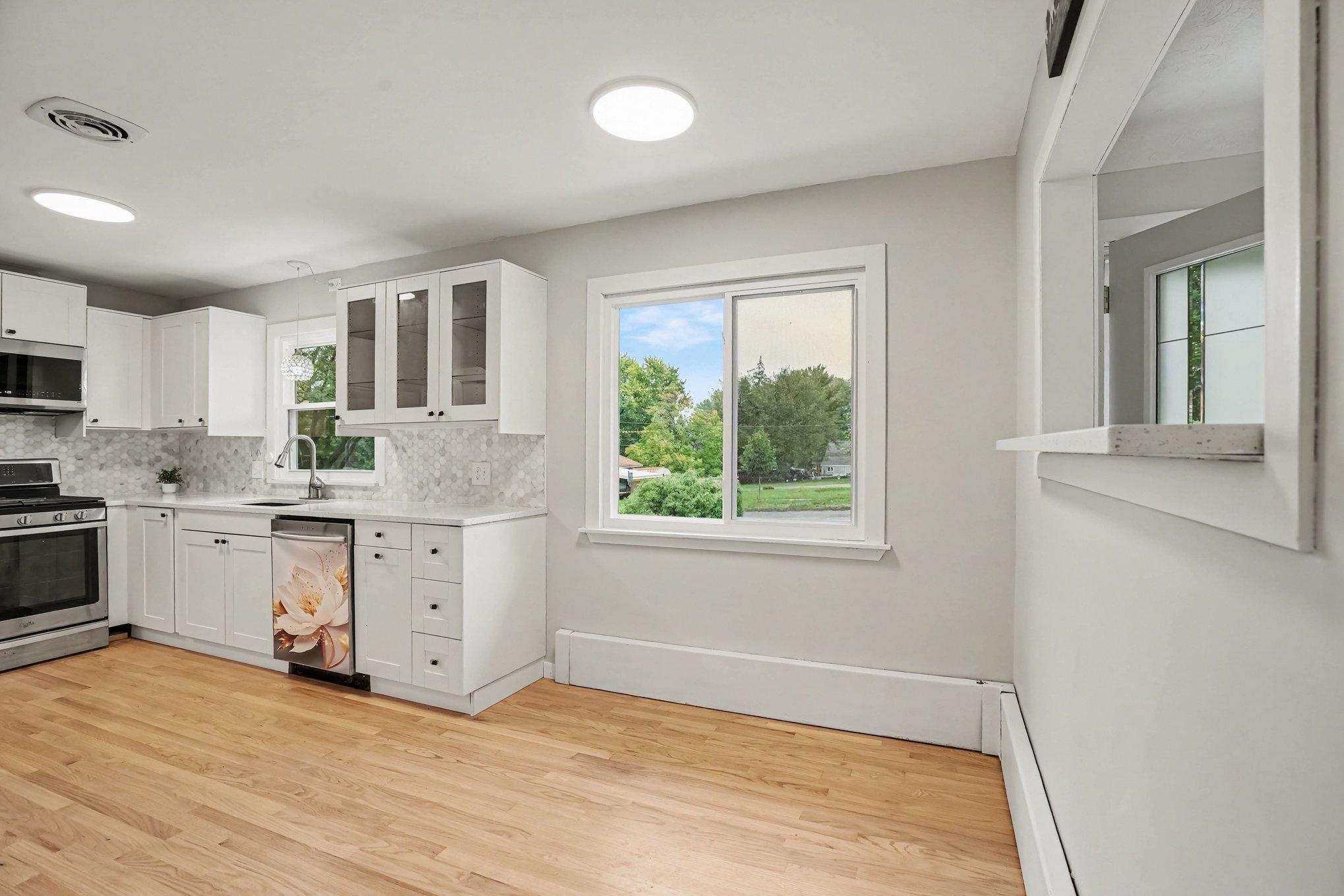 Eat In Kitchen - room for a banquet or small dining table