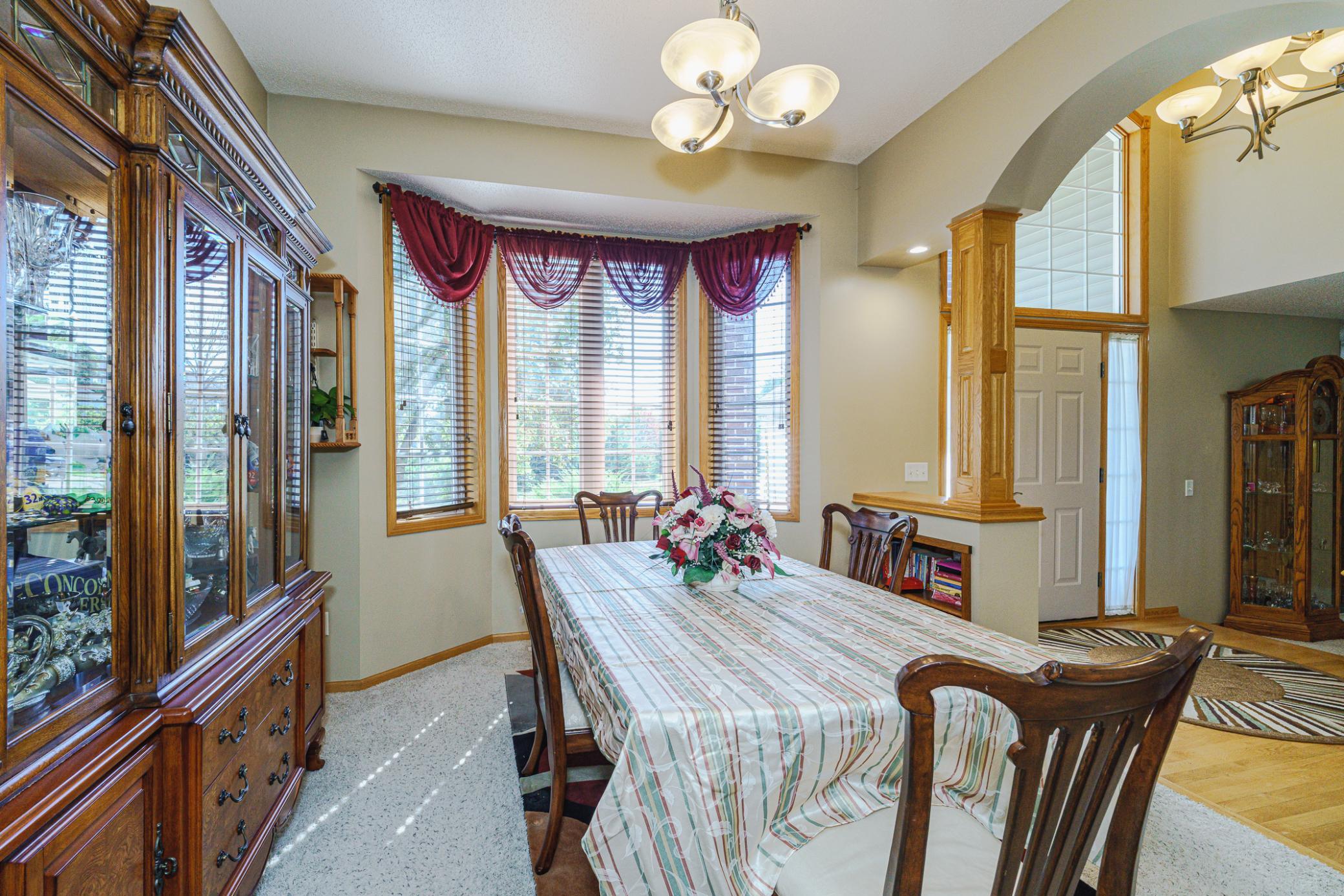 08-Dining Room.jpg