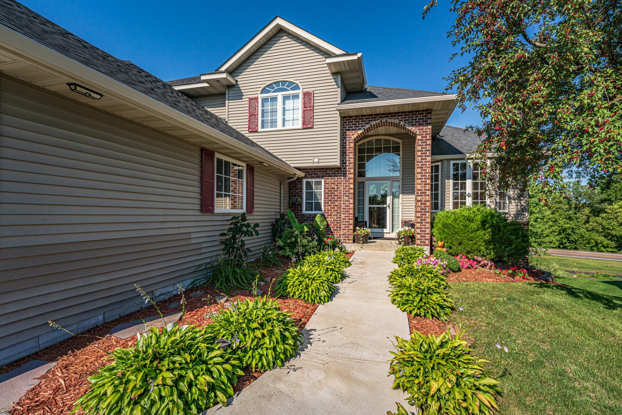 03-Exterior Front.jpg