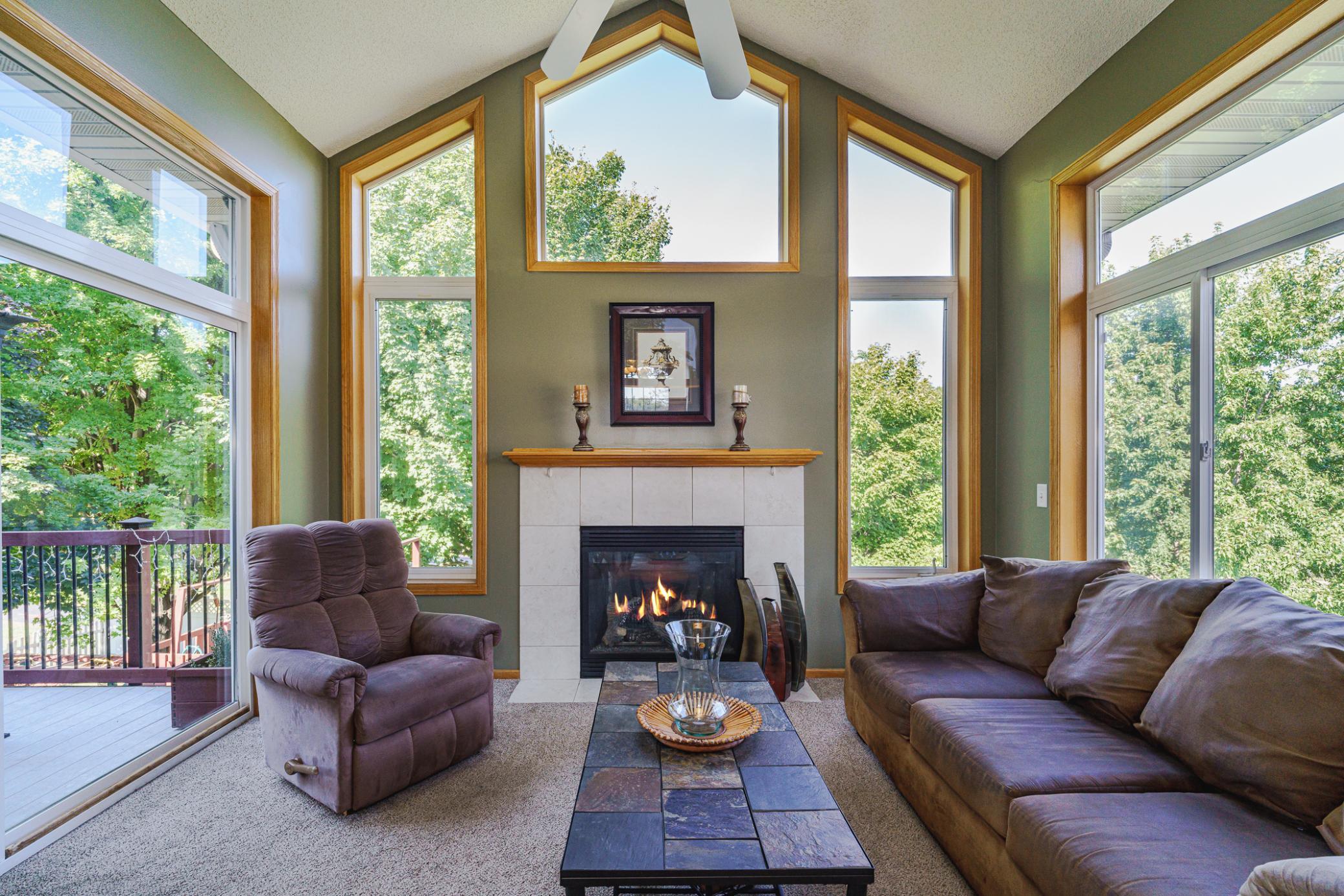 14-Sun Room.jpg