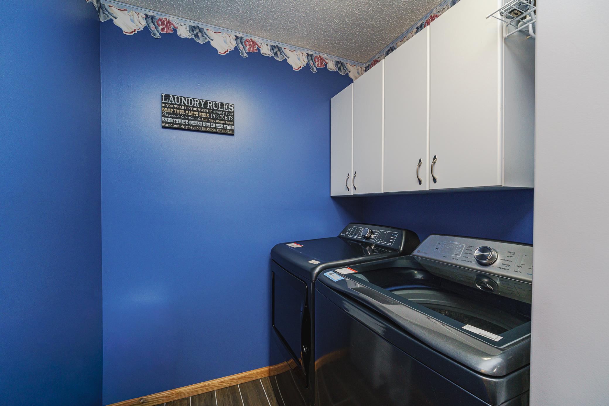 27-Laundry Room.jpg