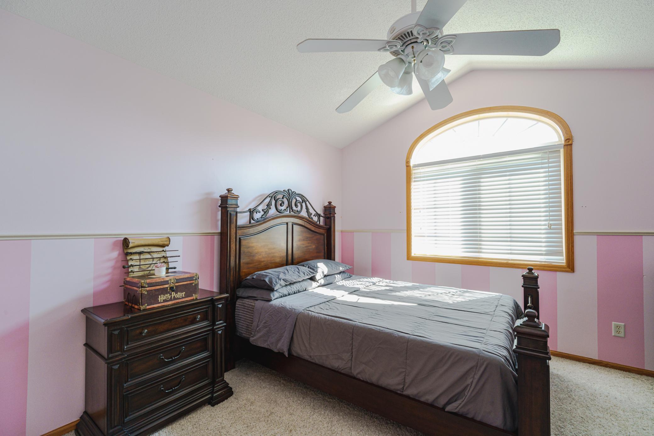 37-Bedroom 2.jpg
