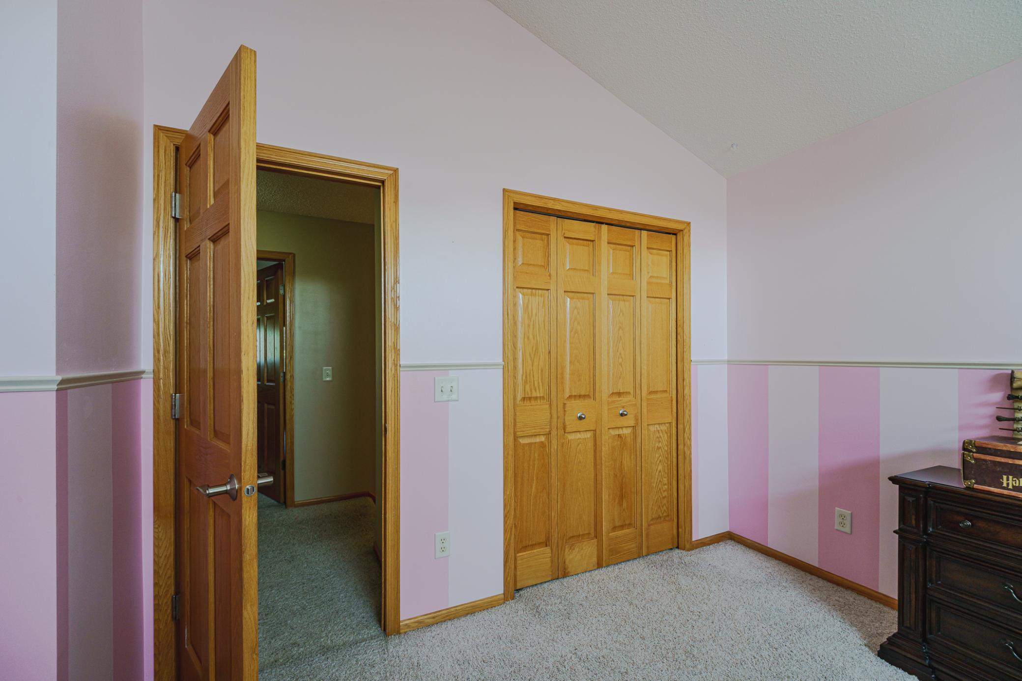 39-Bedroom 2.jpg