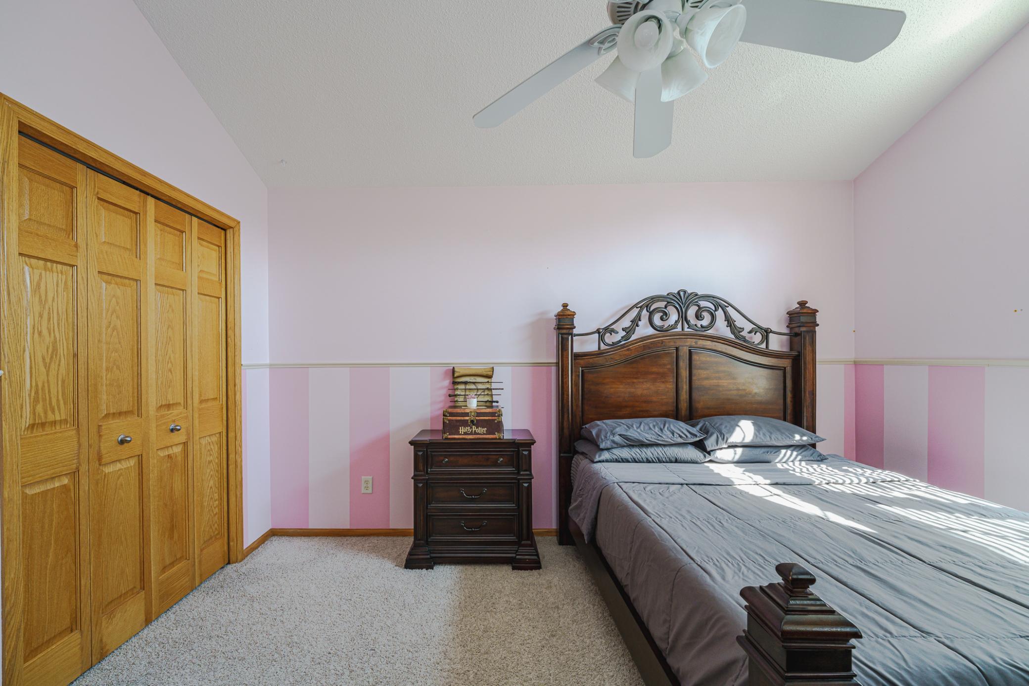 38-Bedroom 2.jpg
