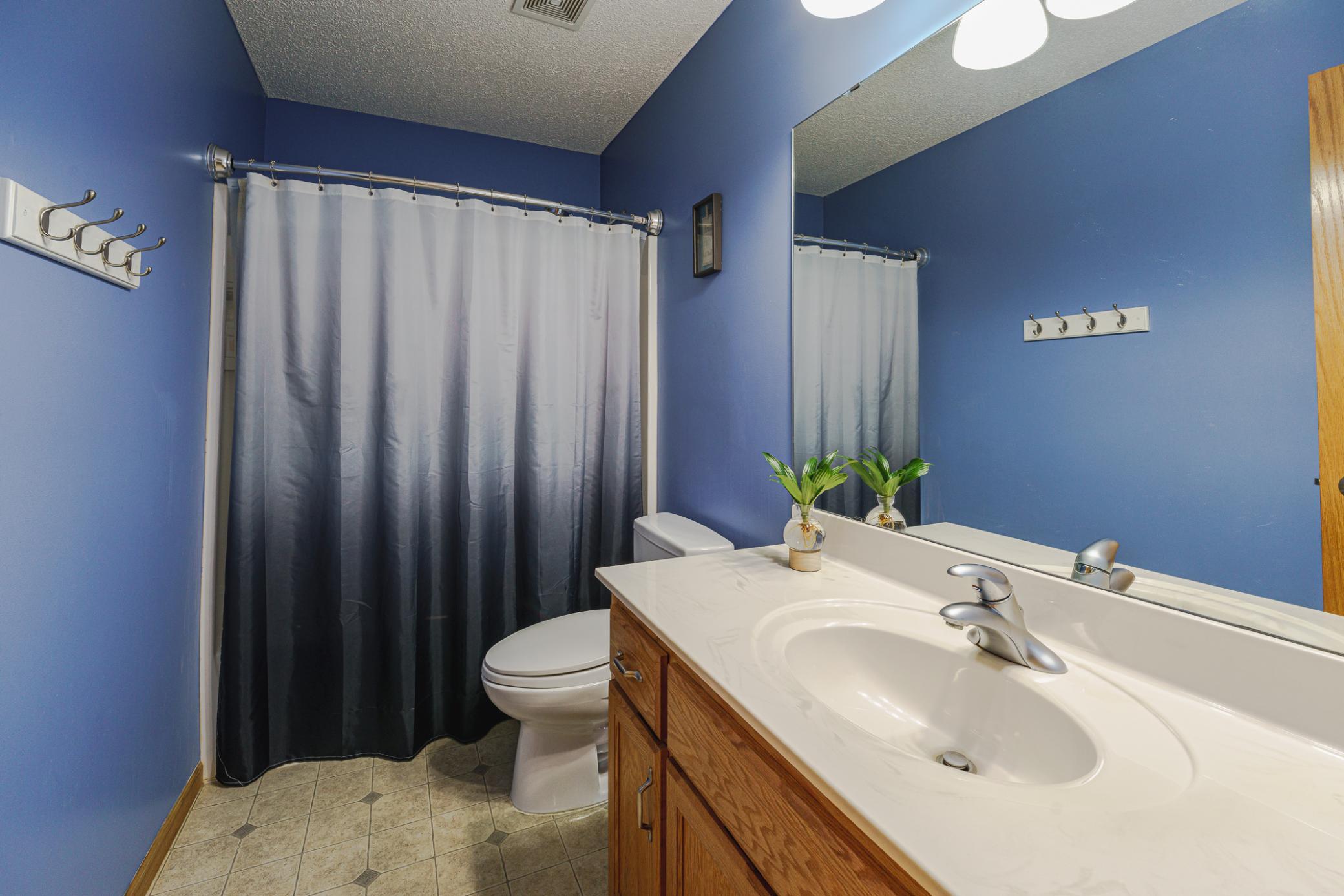 41-Bathroom.jpg