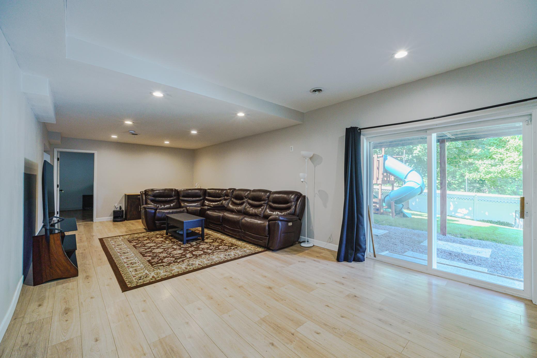49-Family Room.jpg