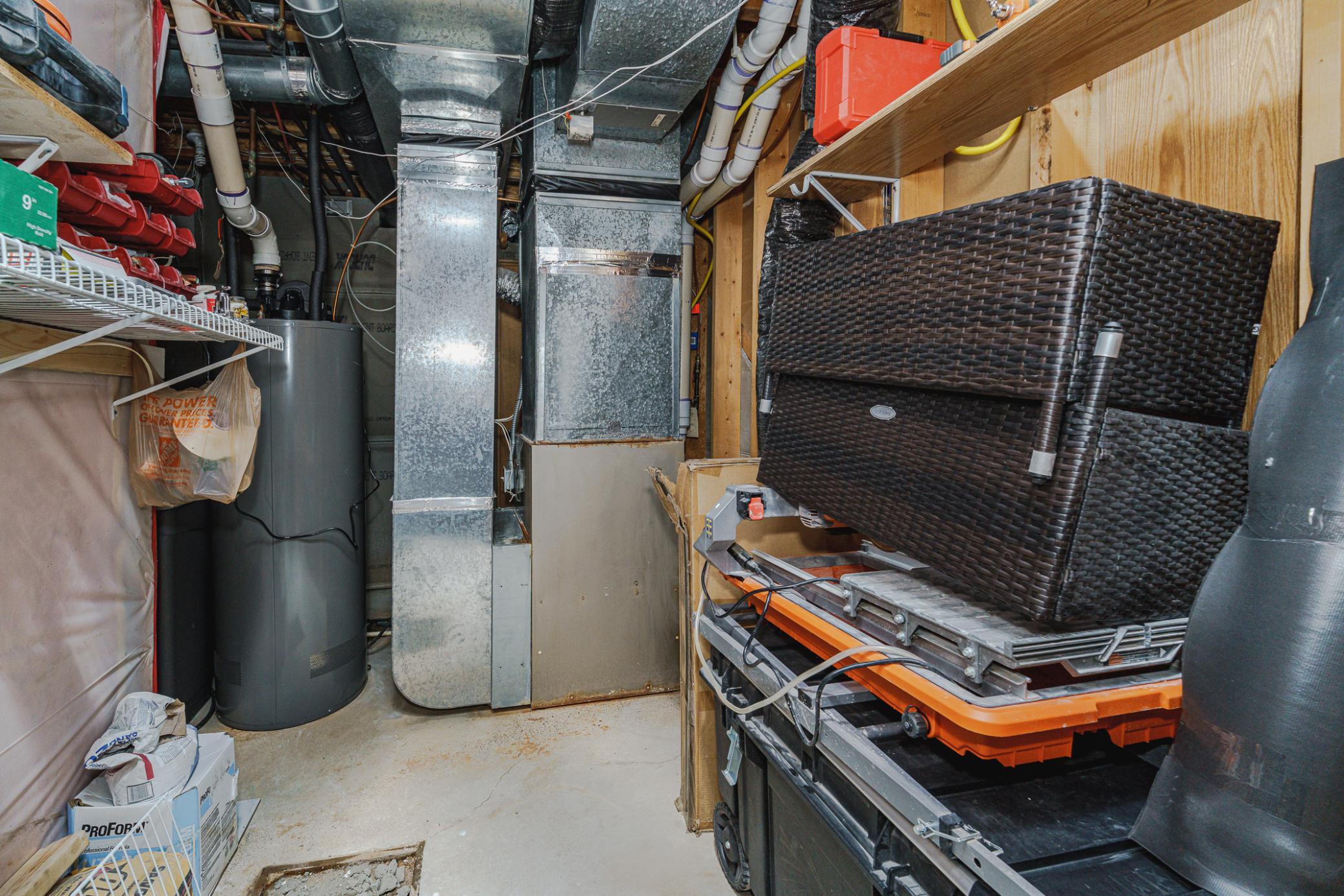 60-Utility Room.jpg