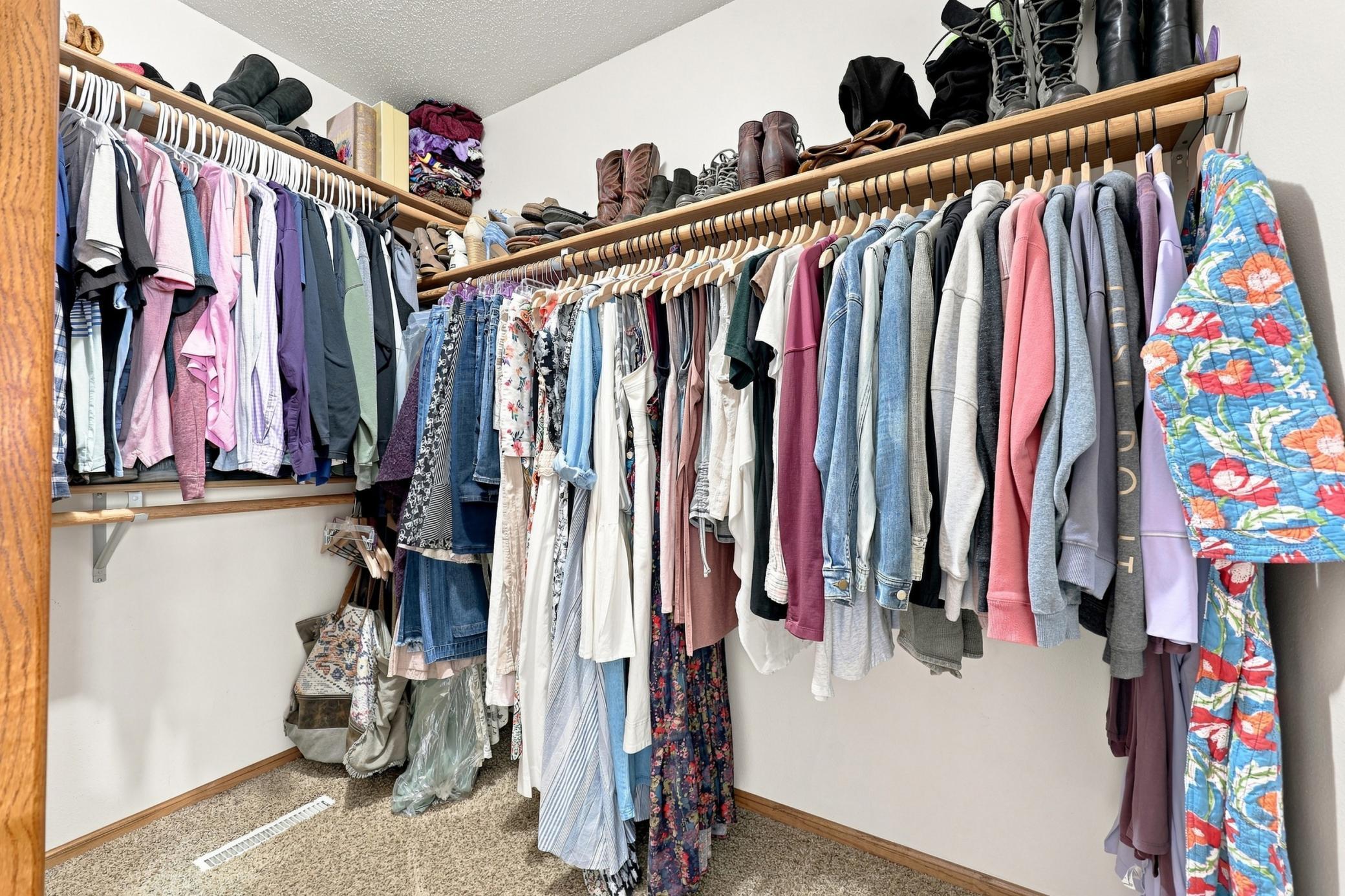 Walk-in Closet