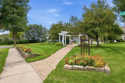 Sidewalks and paths lead all over the neighborhood. Beautiful flowers and manicured greenspaces will brighten your day. Smile, you're home in Townelakes.
