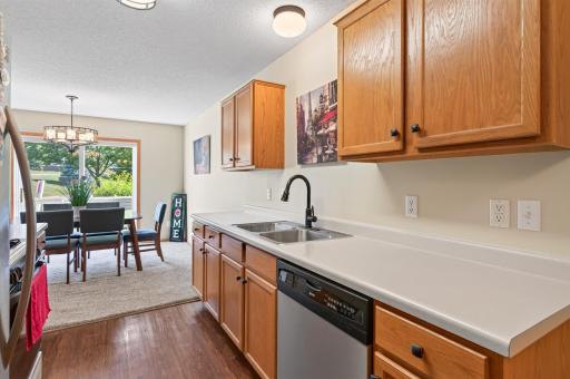 19_6193_Courtly_Rd_E19_mls.jpg