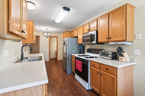 14_6193_Courtly_Rd_E14_mls.jpg