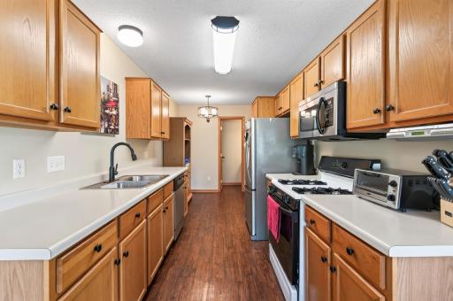 15_6193_Courtly_Rd_E15_mls.jpg