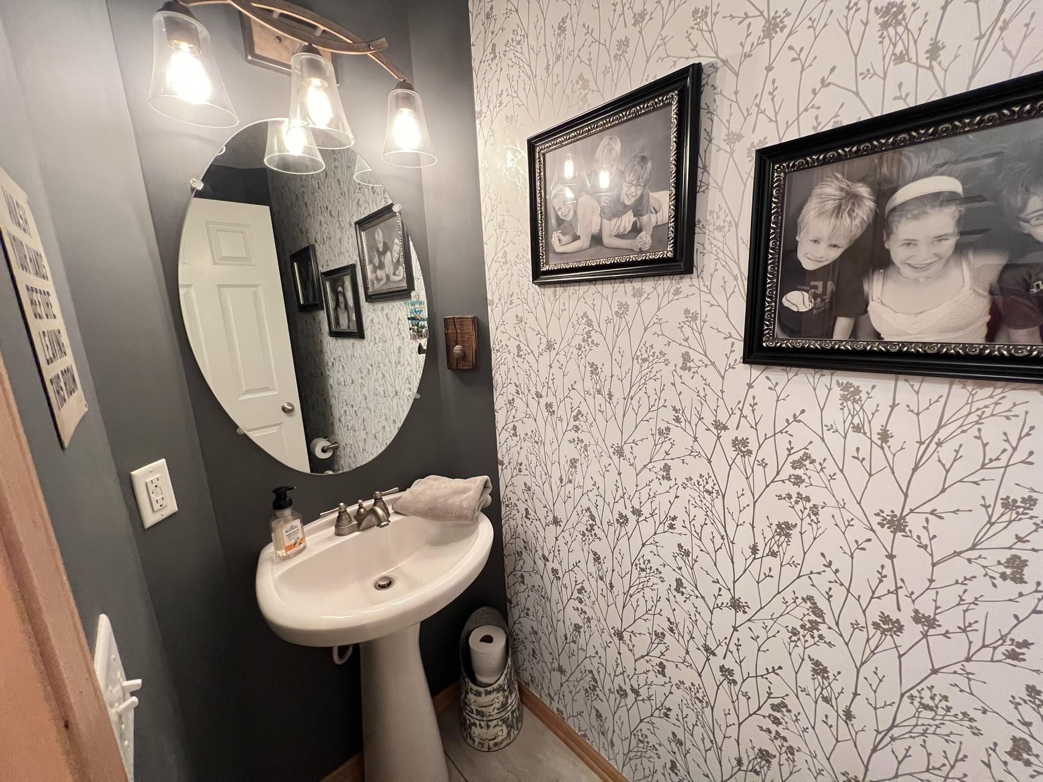 036_Main Floor 12 Bath.jpg
