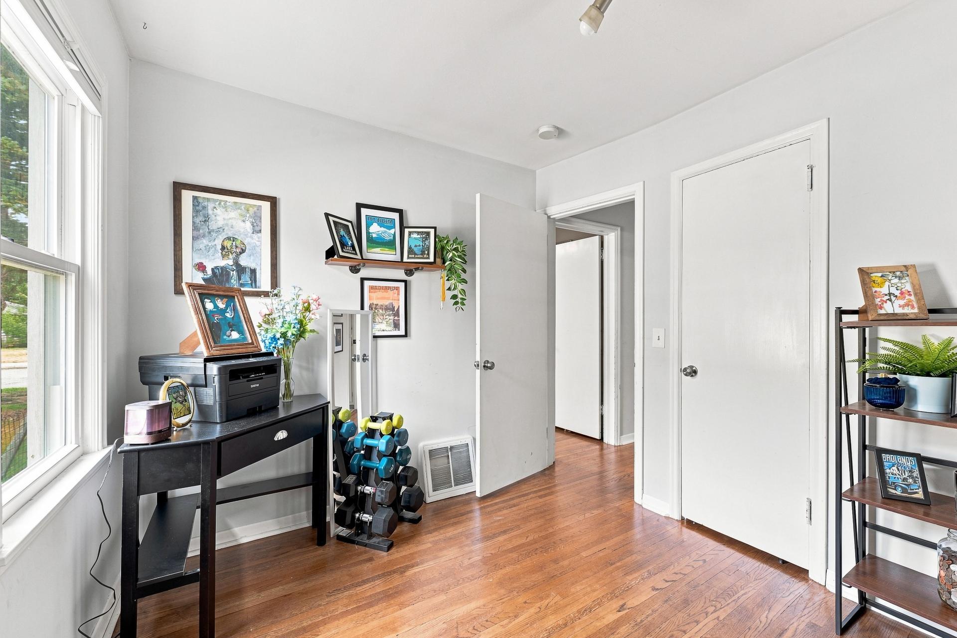 5243 Bryant Ave N MLS-19.jpg