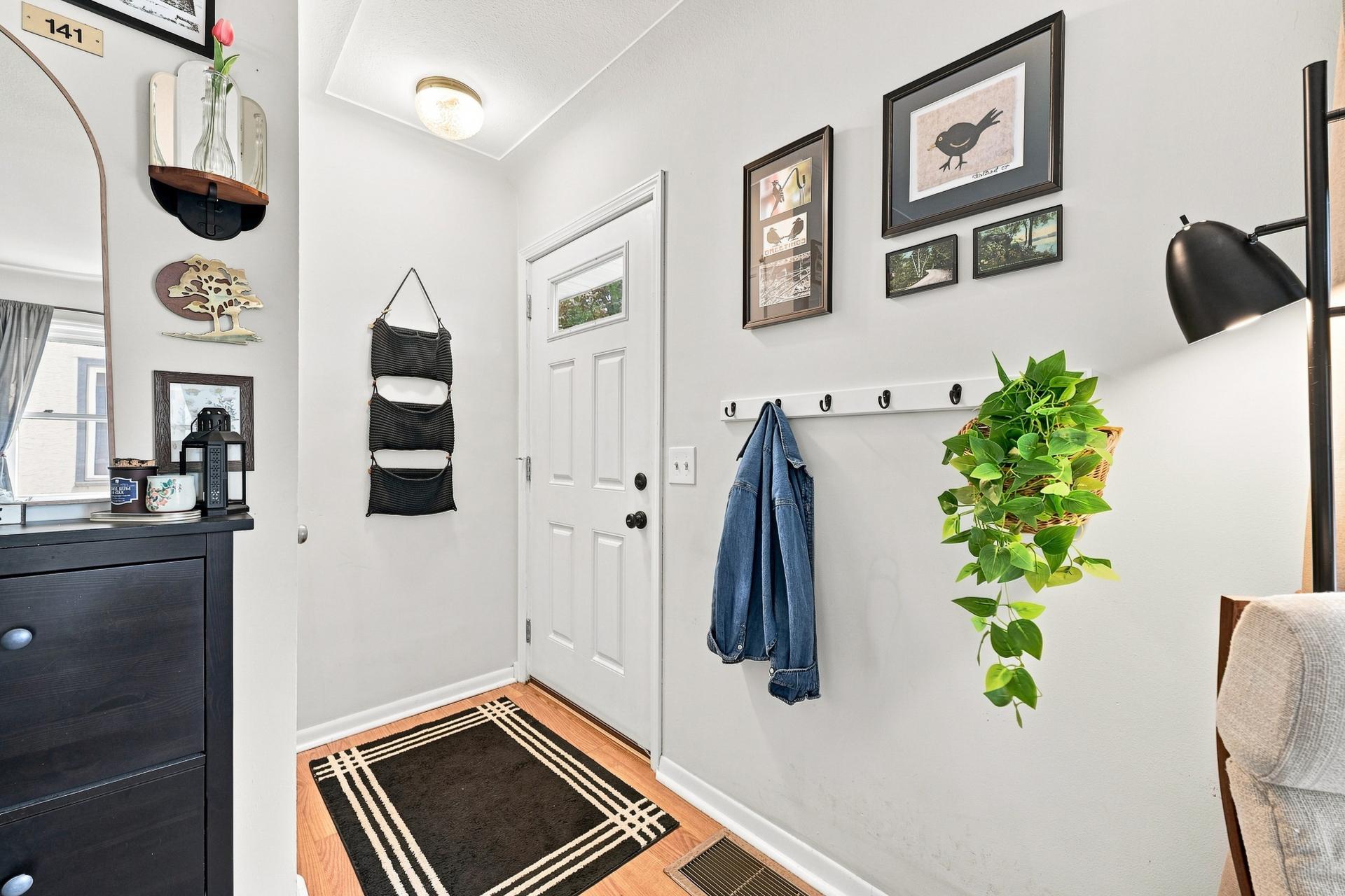 5243 Bryant Ave N MLS-12.jpg