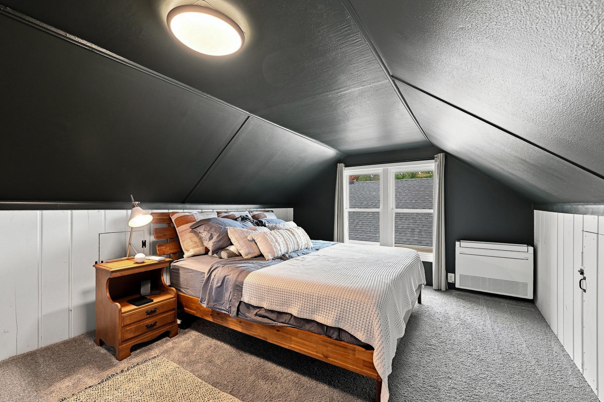 5243 Bryant Ave N MLS-33.jpg