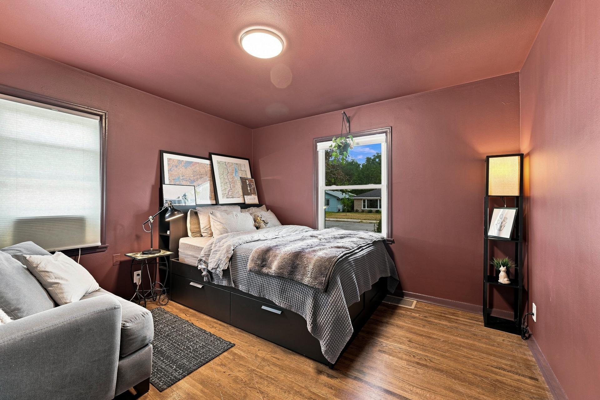 5243 Bryant Ave N MLS-20.jpg