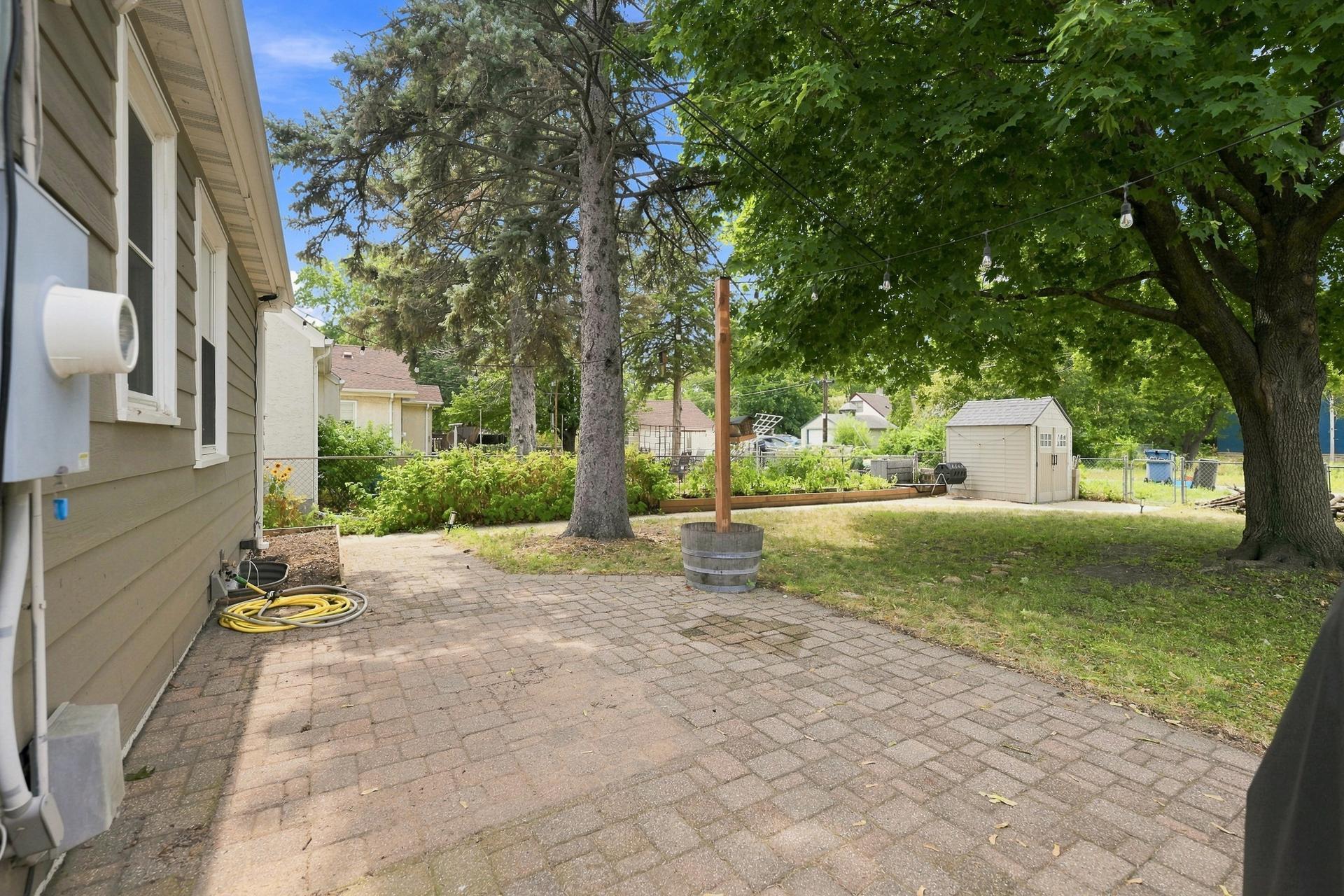 5243 Bryant Ave N MLS-7.jpg
