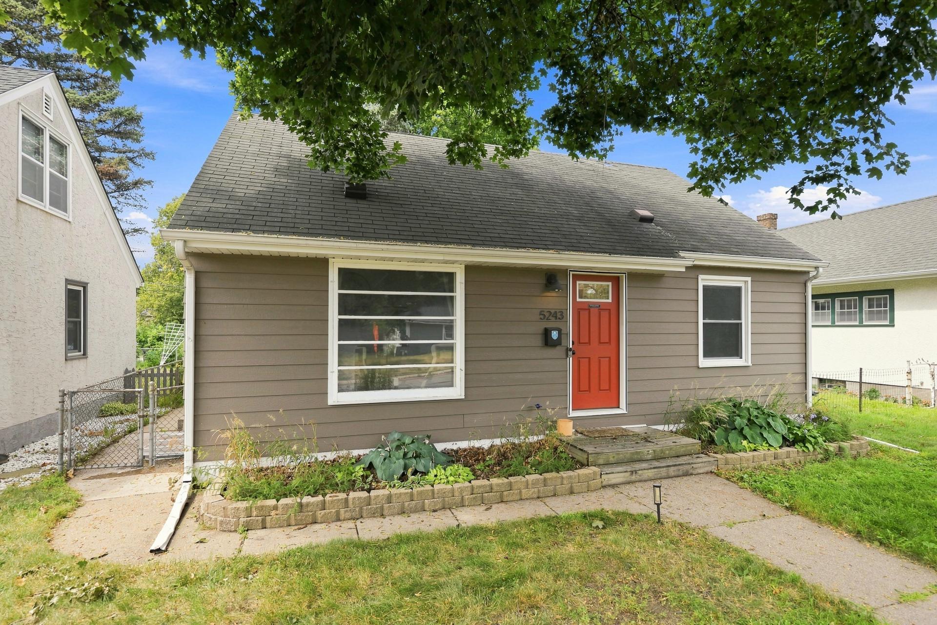 5243 Bryant Ave N MLS-3.jpg