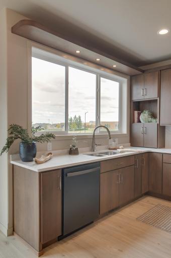 2534 Golden Lane S, Fargo, ND 58104