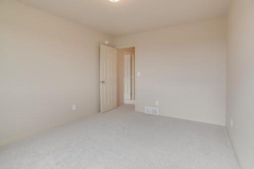 2534 Golden Lane S, Fargo, ND 58104
