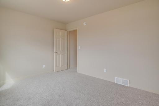 2534 Golden Lane S, Fargo, ND 58104