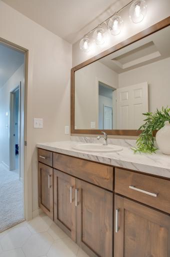2534 Golden Lane S, Fargo, ND 58104
